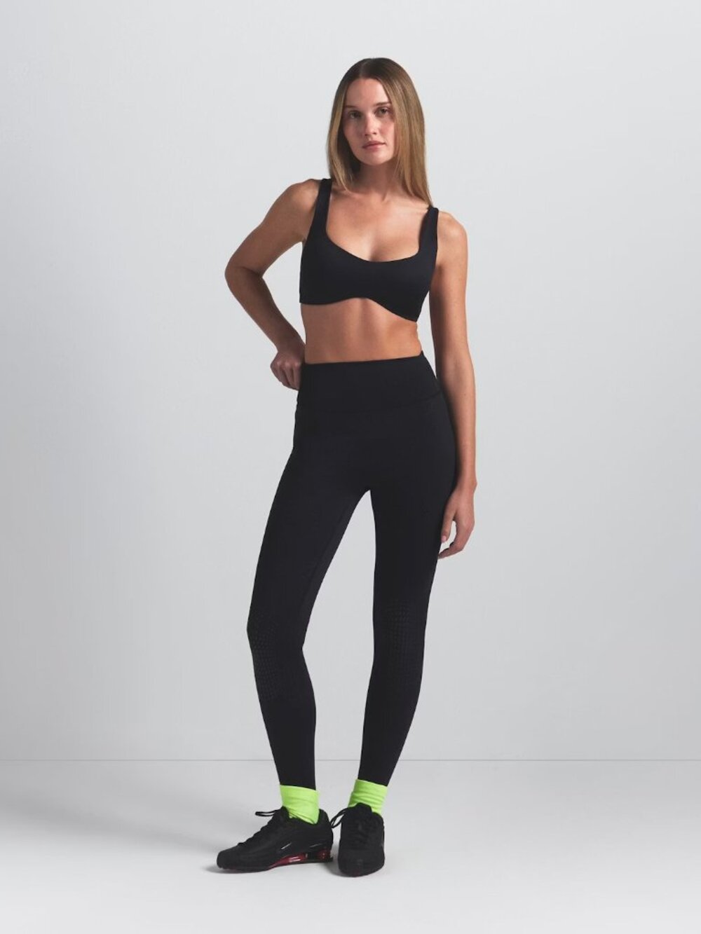 NWT NikeSKIMS Matte Shaped Bottom Scoop Bra